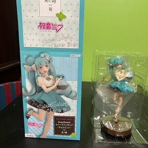 Hatsune Miku figure